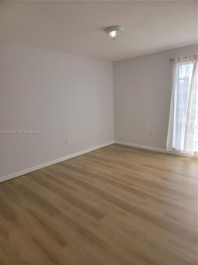 Building Photo - 7160 Fairway Dr