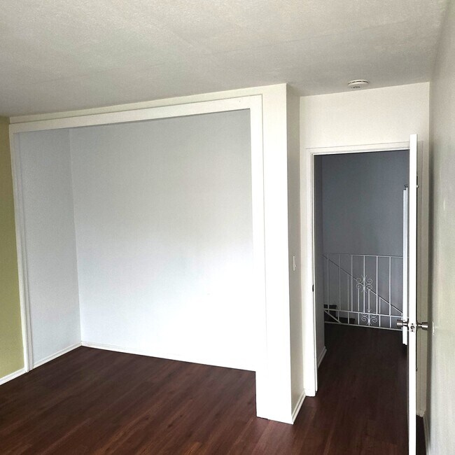 Bedroom 2 closet space - 138 S Bryn Mawr St