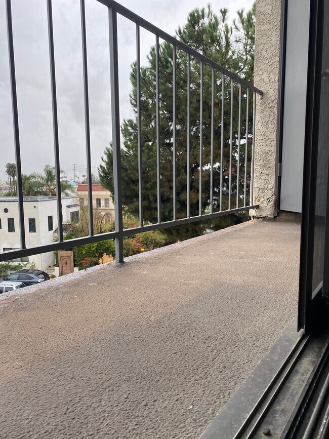 Building Photo - 4225 Del Mar Ave