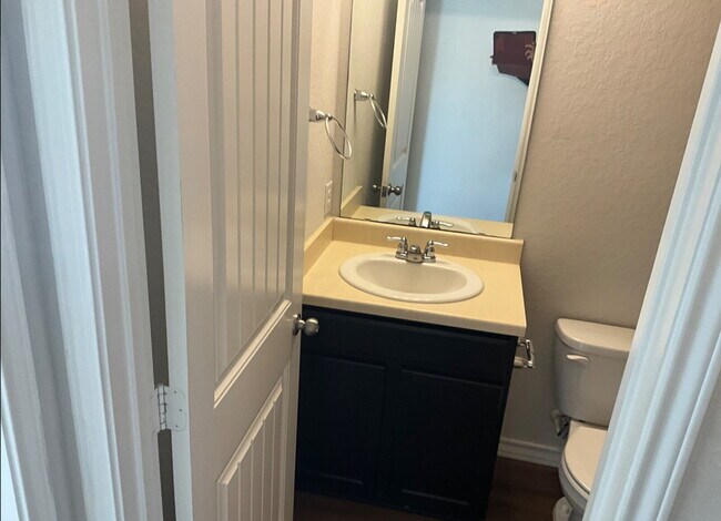 Building Photo - "Charming 4-Bedroom Home with Granite Elegance in San Antonio!"