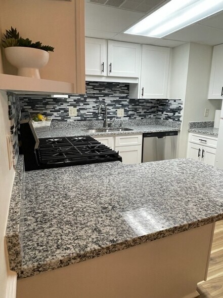 Building Photo - 1609 Homestead Trl