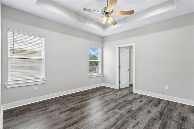 Building Photo - 60407 Vermillion Dr