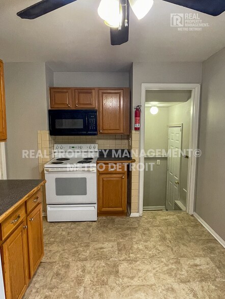 Building Photo - 25284 Stanford St