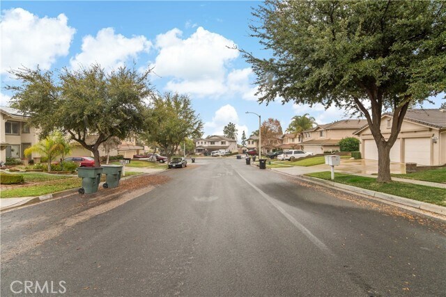 Building Photo - 1472 Pinewood Dr