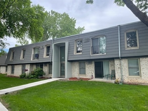 Building Photo - 711 11th Ave S