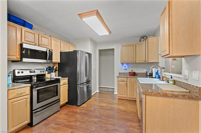 Building Photo - 137 Dana Dr