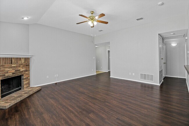 Building Photo - GORGEOUS 3bed, 2 bath in McKinney!!