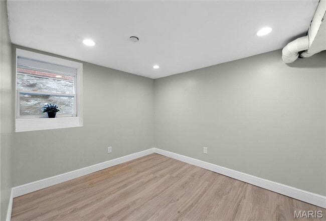 Building Photo - 4218 Vista Ave