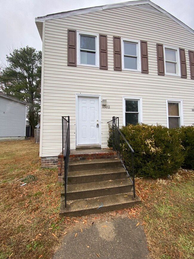 Building Photo - 5500-5502 Stella Road