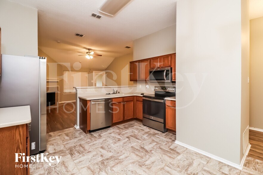 Building Photo - 729 Ridge Top Dr