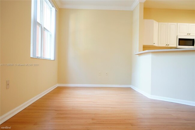 Building Photo - 1 br, 1 bath Condo - 4508 SW 160th Ave 450...