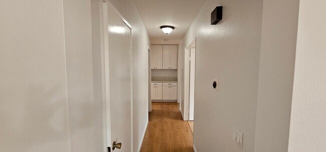 Building Photo - 3bed/2bth Single Level