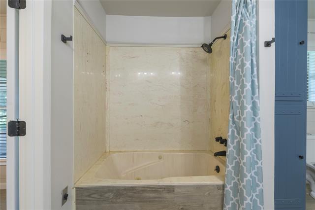 Building Photo - 323 Dyer Cir