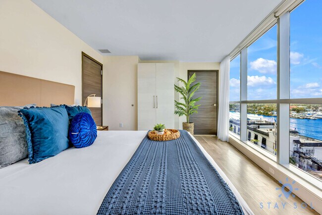 Building Photo - 777 N Ocean Dr