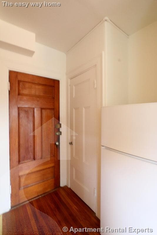 Building Photo - 44 Central St