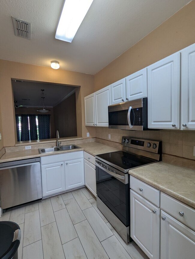 Building Photo - 2 Bedroom / 2.5 Bathroom Townhome – Magnolia Place
