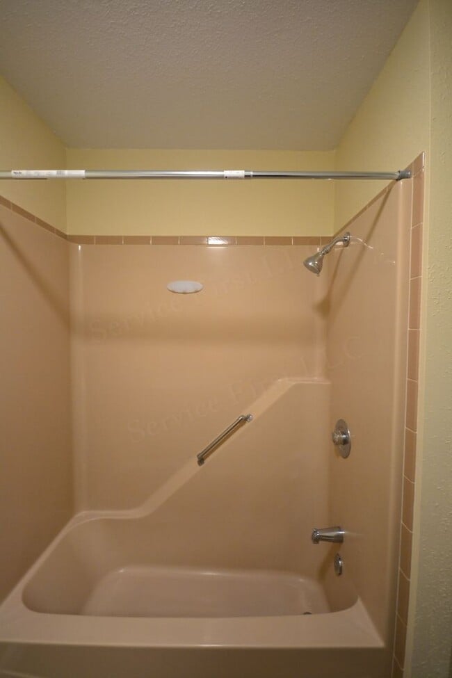 Building Photo - Pike Apartments