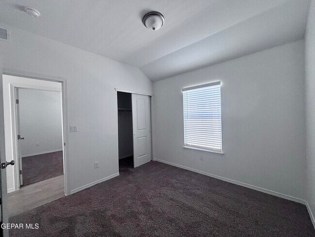 Building Photo - 15213 Resolve Dr