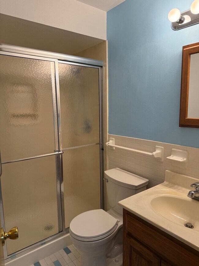 Building Photo - 3 Bedroom 3.5 Bathroom Home In Ballwin