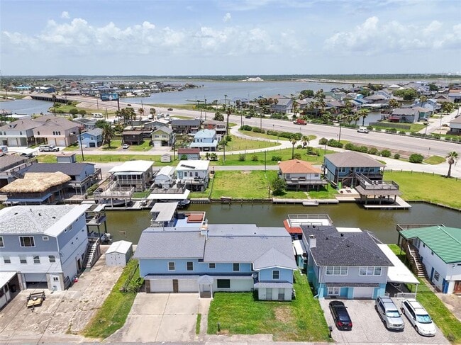 Building Photo - 77 Bayou Vista Dr