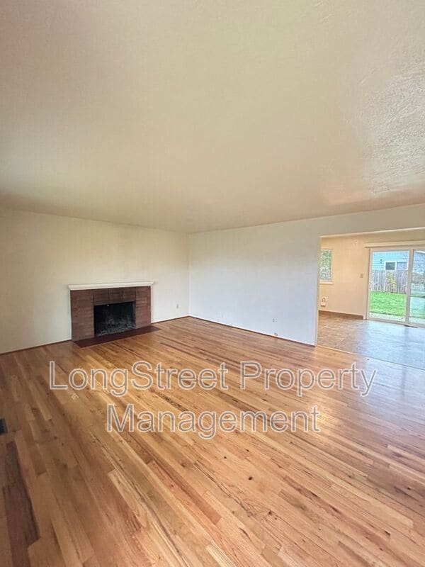 Building Photo - 1930 NW Kings Blvd