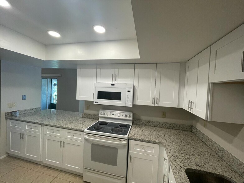 Building Photo - 412 Banana Cay Dr