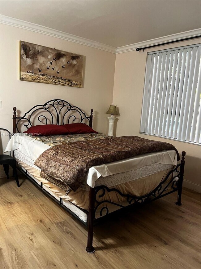 Building Photo - 5985 Del Lago Cir