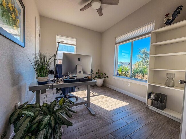 Building Photo - 11001 Charger Wy