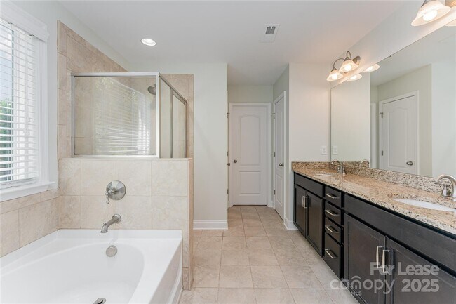 Building Photo - 139 Brackenbury Ln