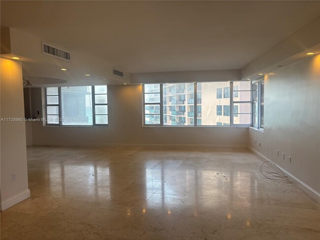 Building Photo - 5255 Collins Ave