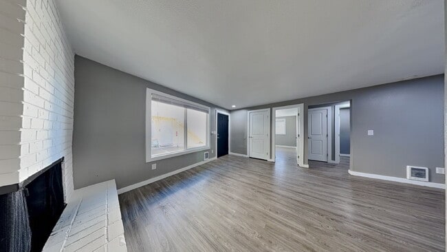 Building Photo - 1105 S Woodlawn St