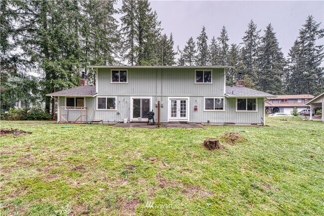Building Photo - Port Orchard townhouse close to everything
