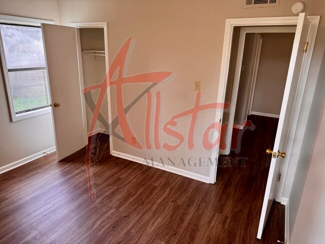 Building Photo - 1580 Gilford Cove E