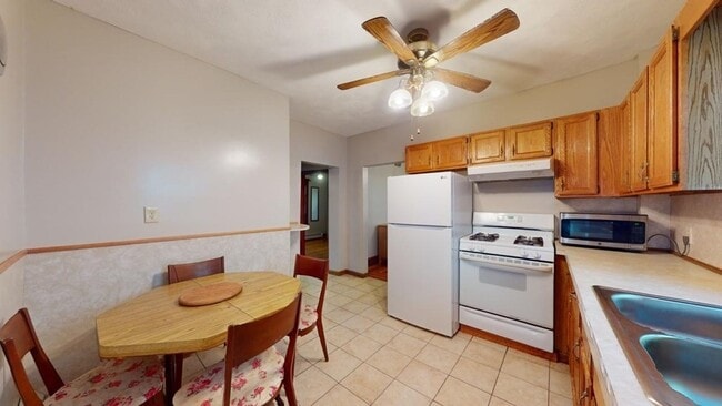 Building Photo - 139 Hillsdale Rd