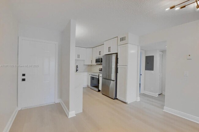 Primary Photo - 2650 Greenwood Terrace