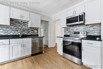 Building Photo - 266 Willow Ave