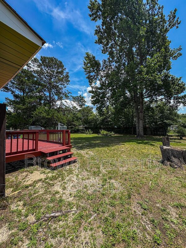 Building Photo - 707 Odell Rd
