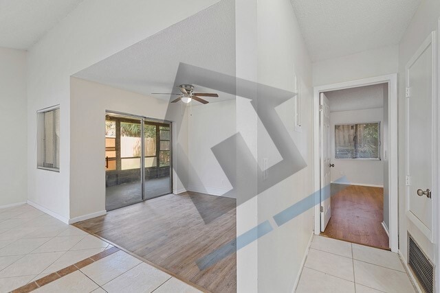 Building Photo - Spacious 2 bedroom 1.5 Bath Now Available - Pine Hills