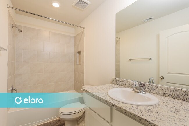 Building Photo - 306 Pvt Rd