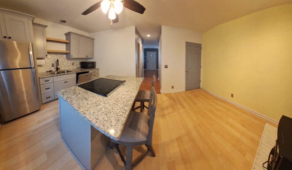 Kitchen towards lounge - 217 Walton Ferry Rd