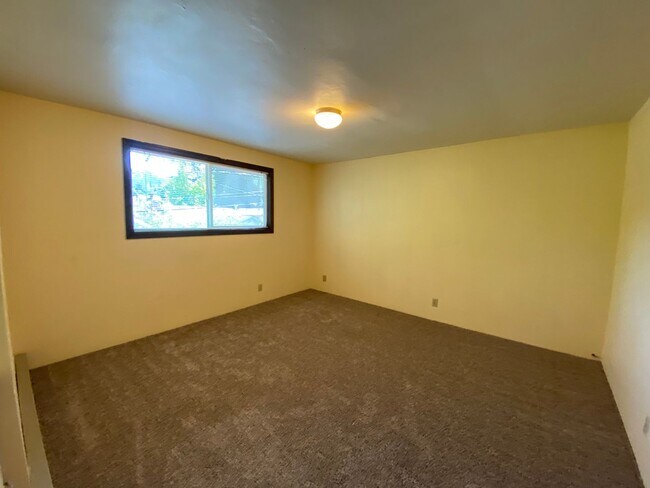 Building Photo - 2469 Miami Ln