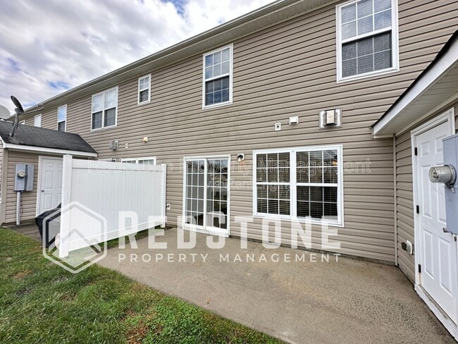 Building Photo - 610 Thistle Dr