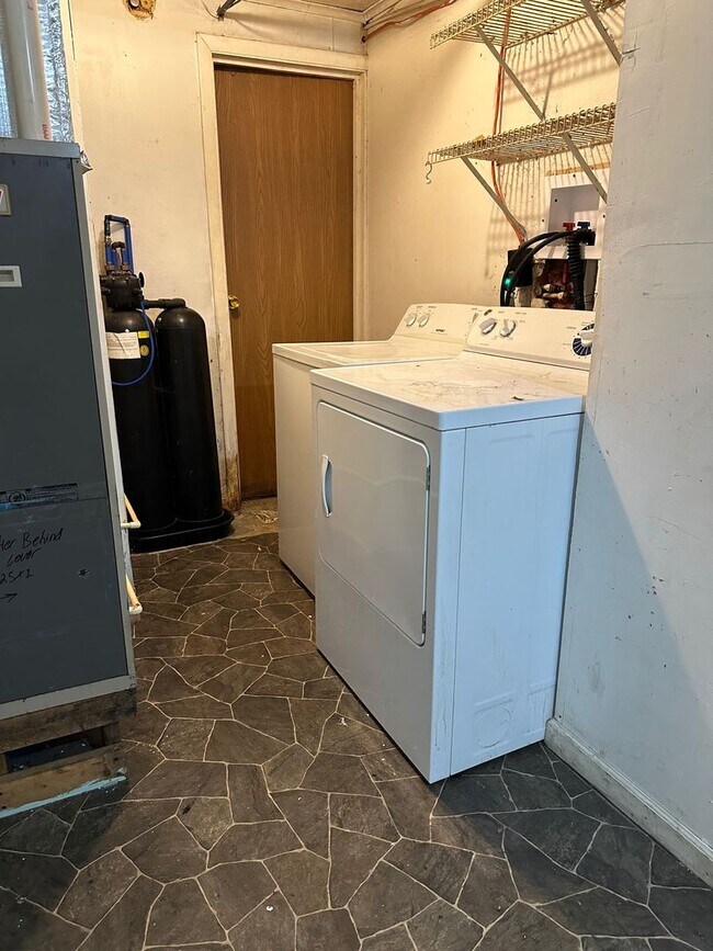 Building Photo - 11523 N Elm Grove Rd