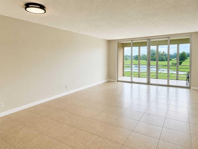 Building Photo - 2681 S Course Dr