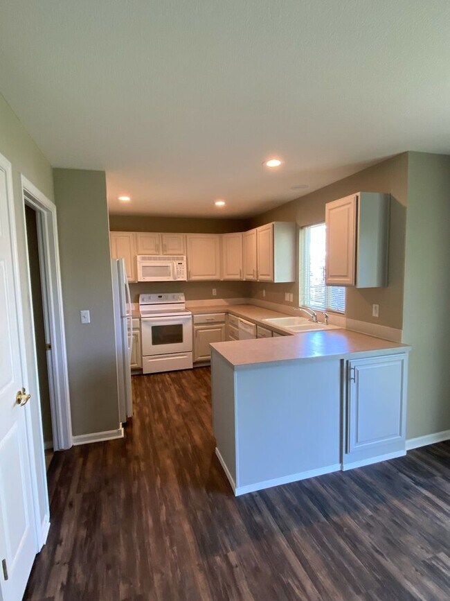 Building Photo - 2662 Paddington Rd