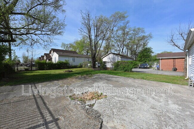 Building Photo - 501 Small St