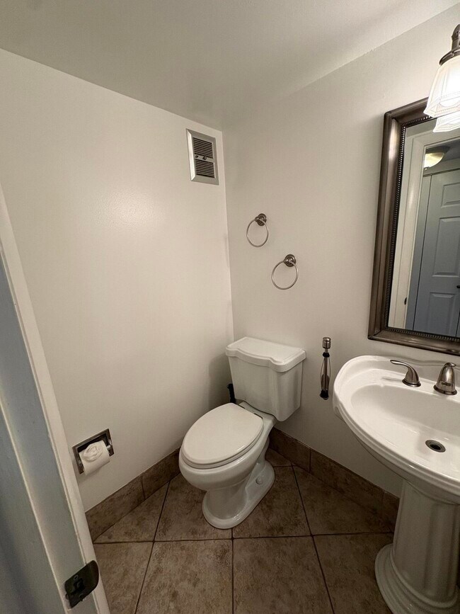 Building Photo - 48 Bedford B