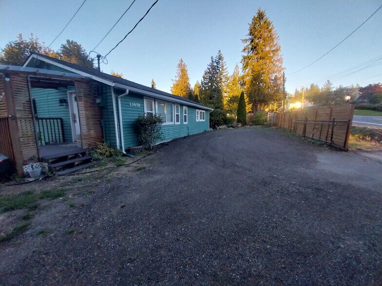 Parking - 13658 SE 192nd St