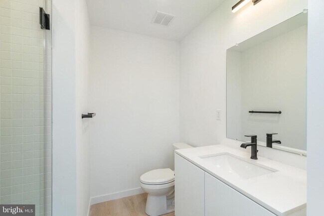 Building Photo - 2721 N Howard St