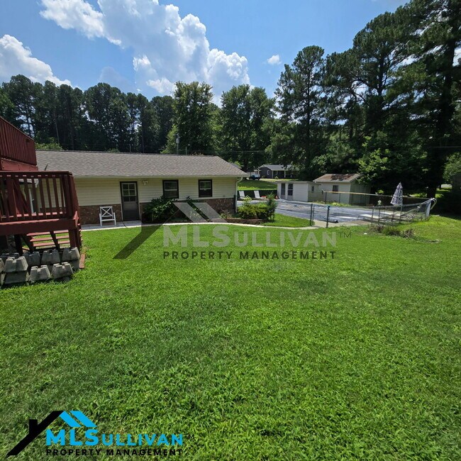 Building Photo - 2601 Cohnwood Dr
